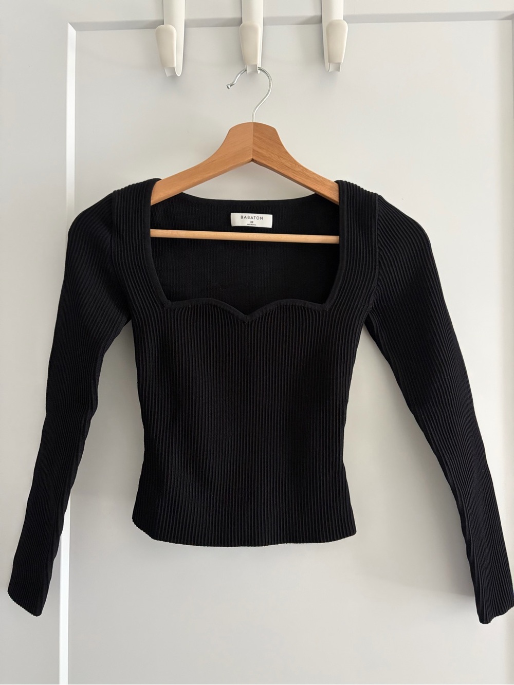 Aritzia Babaton Black Sculpt Knit Sweetheart Longsleeve